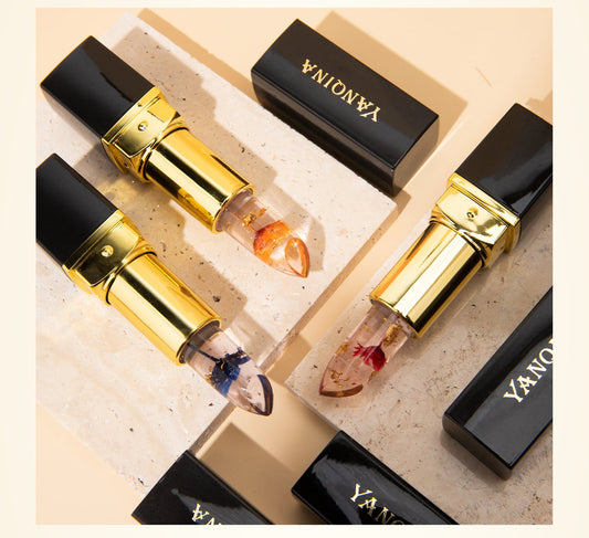 Magischer Lippenstift – Die Eleganz der Rosen
